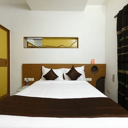 Oyo 9911 Apartment Shylee Niwas Chennai Esterno foto